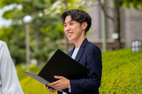 講師 横山広